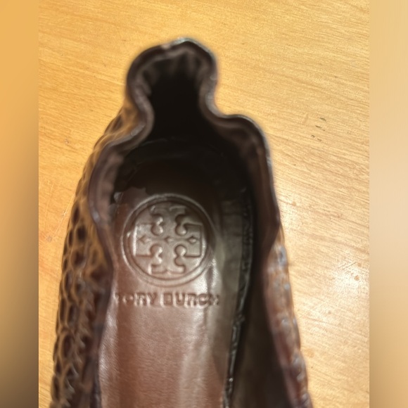 Tori Burch Brown Leather Ballet with Logo SZ 7.5 - Picture 2 of 3